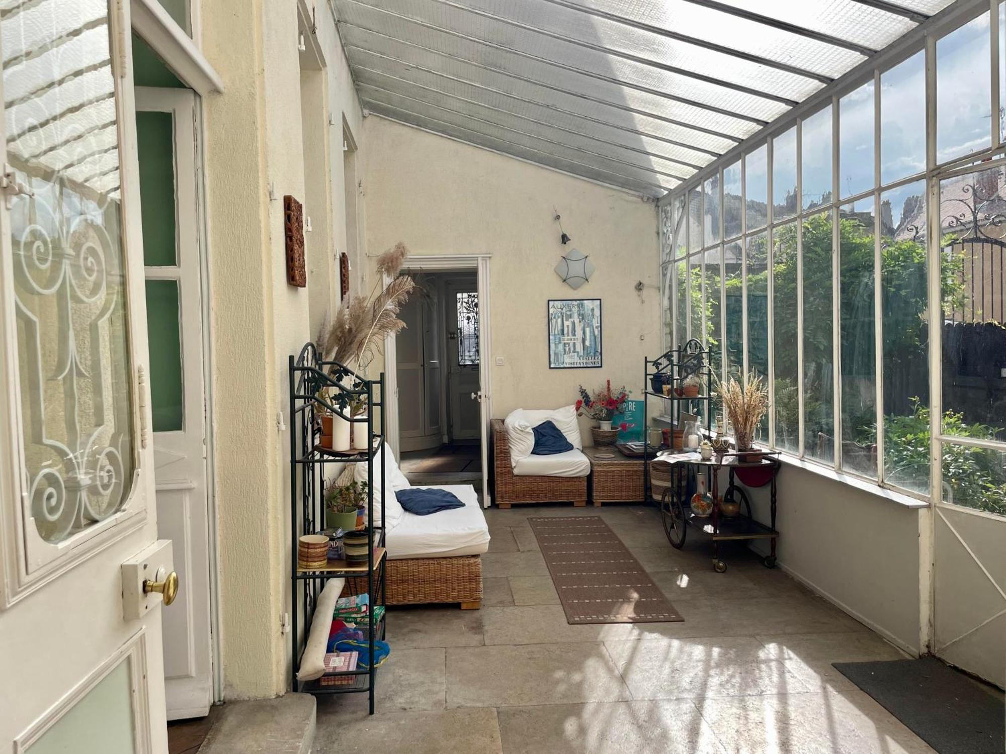 L'Escapade Place Voltaire Vermenton Екстер'єр фото
