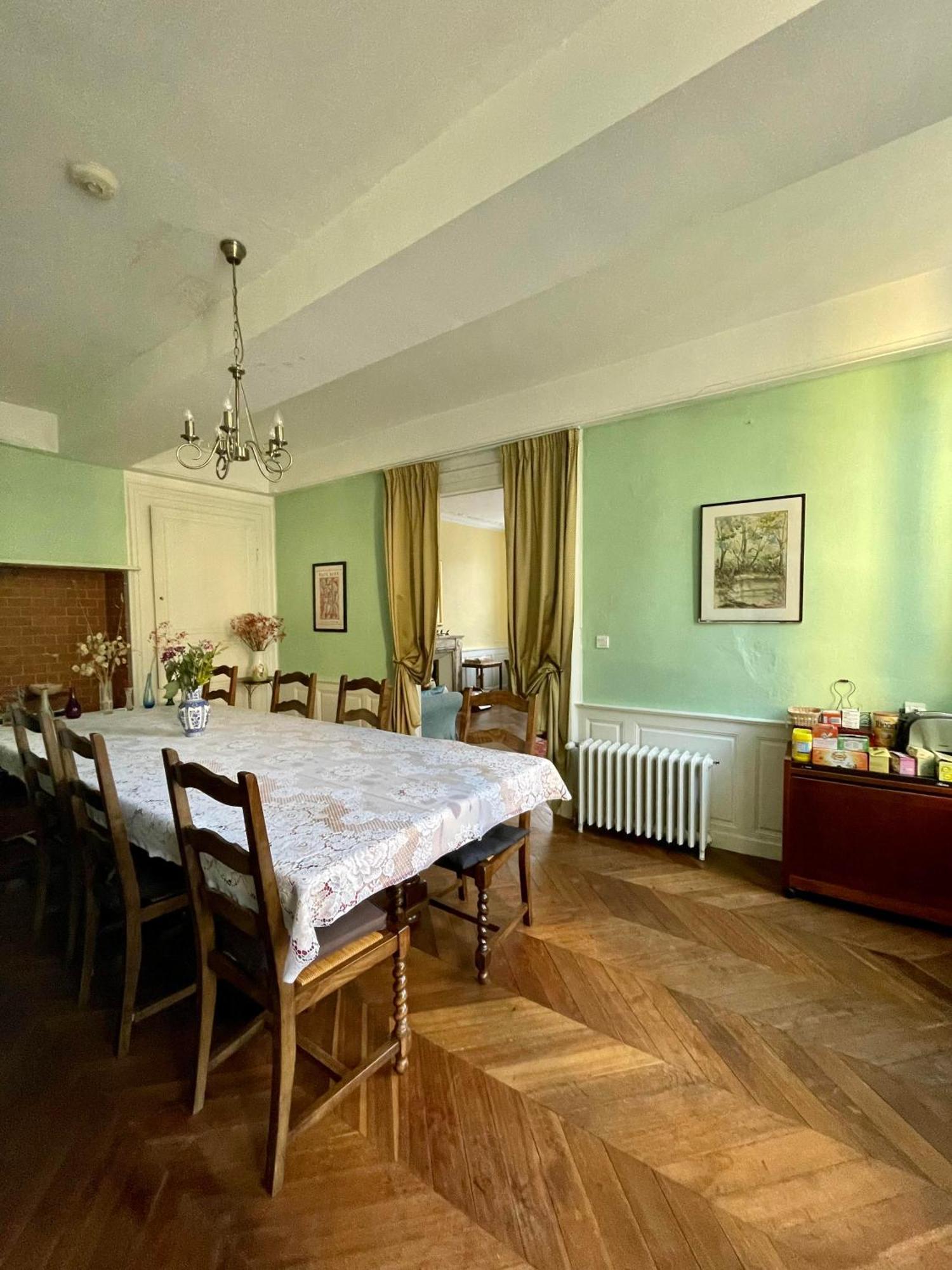L'Escapade Place Voltaire Vermenton Екстер'єр фото