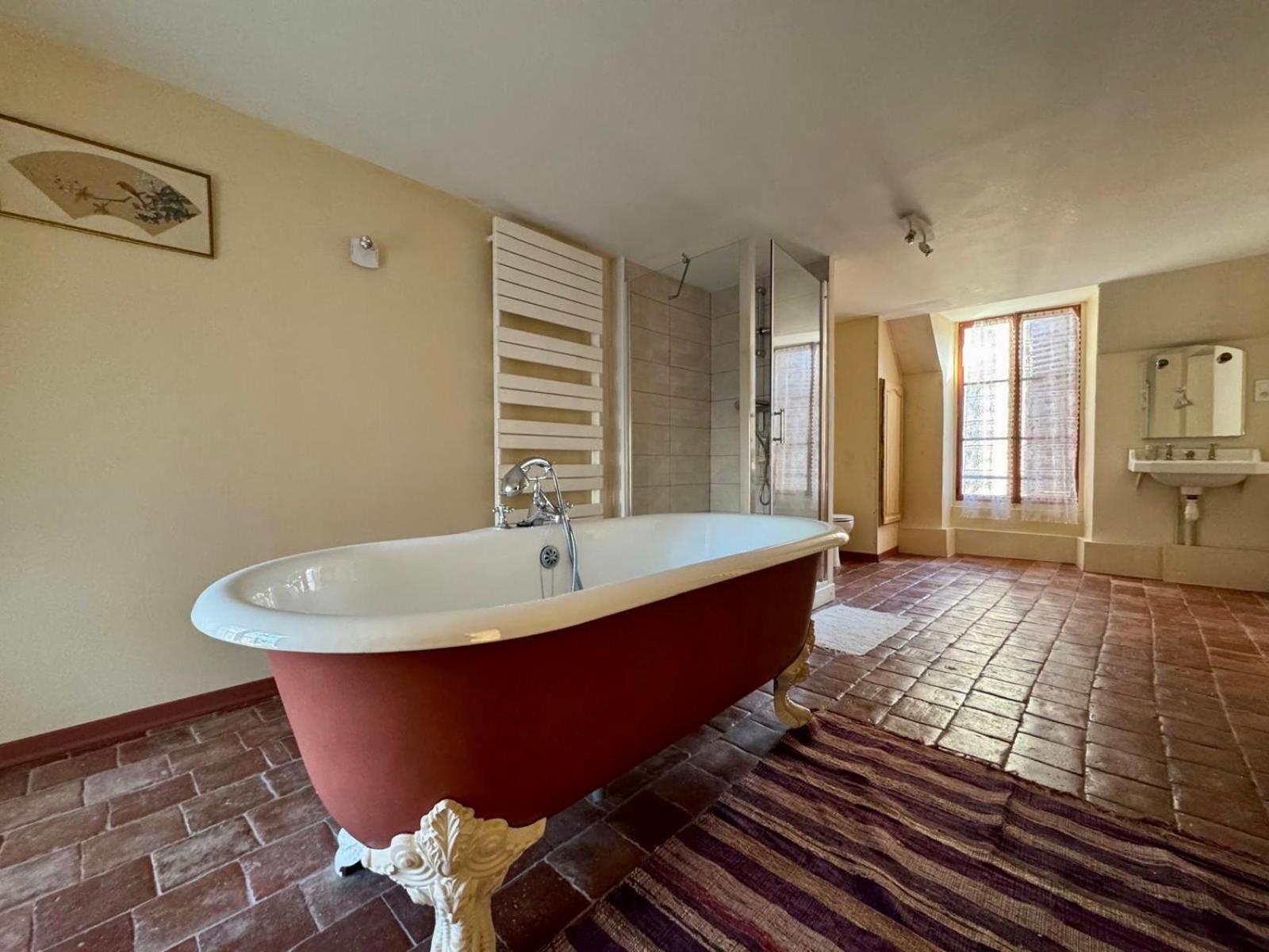 L'Escapade Place Voltaire Vermenton Номер фото