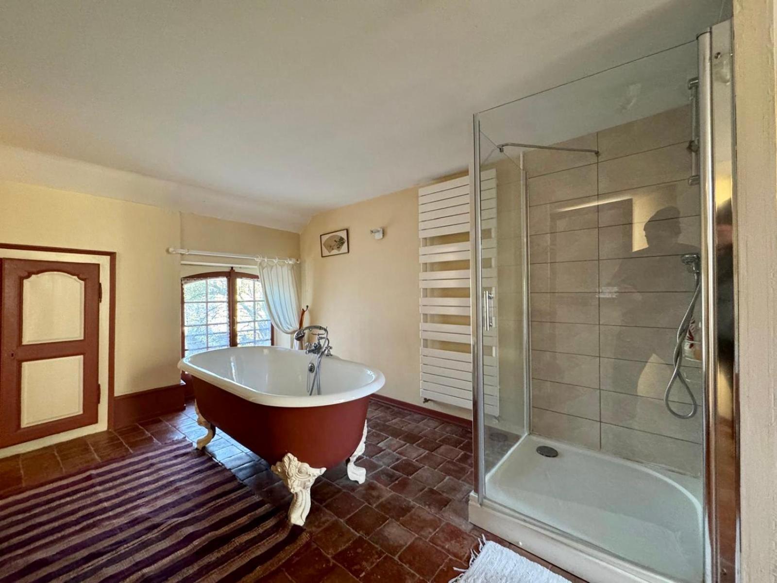 L'Escapade Place Voltaire Vermenton Номер фото